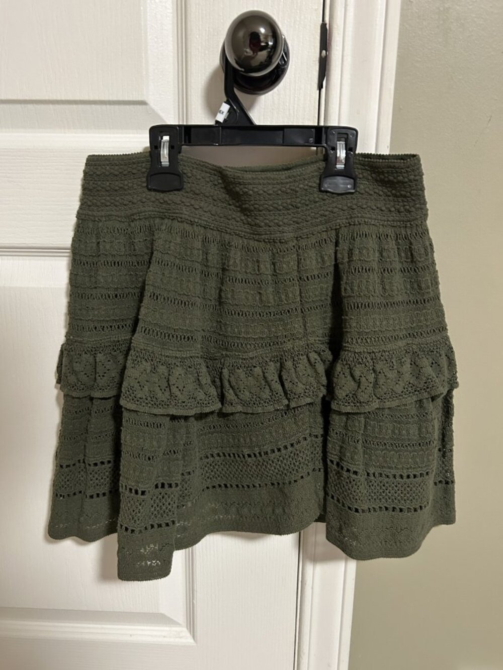 aerie olive green tiered ruffle crochet mini skirt